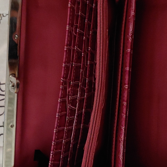 Wallet - Picture 2 of 4